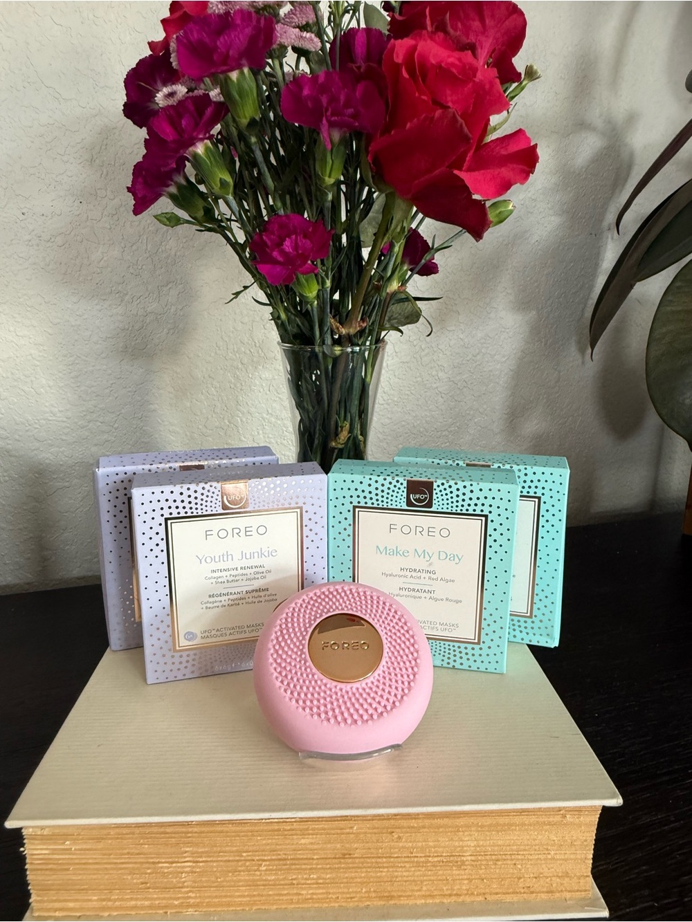 FOREO UFO Mini Pink Facial Cleansing Brush with Hydrating Mask Set